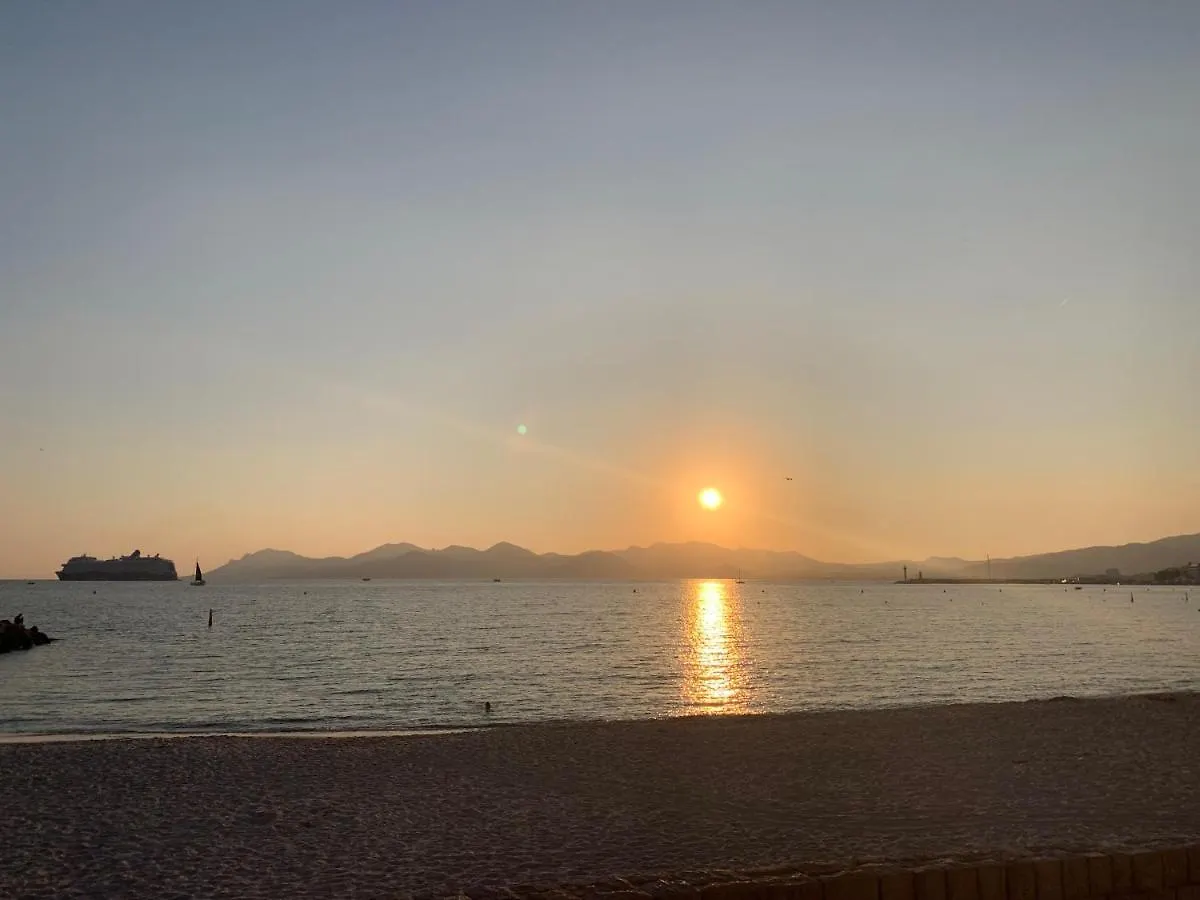 Appartement Art-Deco Au Coeur De Palm Beach Cannes