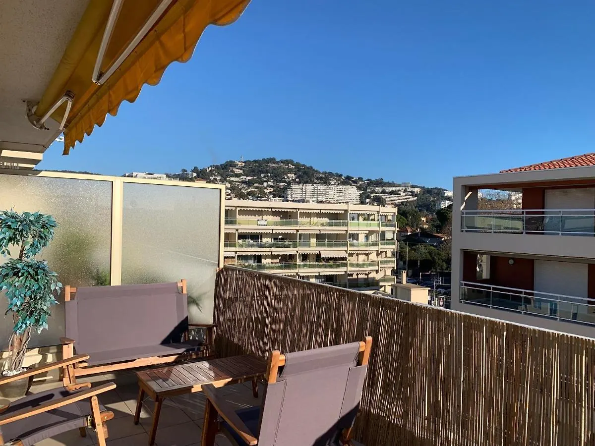 Appartement Art-Deco Au Coeur De Palm Beach Cannes France